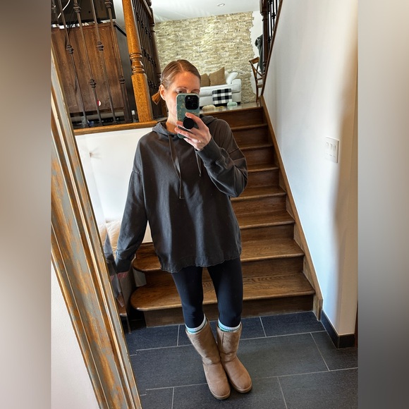 Aerie Black Hoodie - Picture 2 of 9